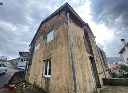 Haus zum Umbau, zweistöckig in Baosici, Herceg Novi Hausverkauf, Baosici Haus kaufen, Haus in Montenegro kaufen