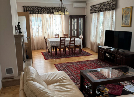 Urokliwy dom rodzinny na sprzedaż – Kumbor, Herceg Novi, Nieruchomości Czarnogóra, nieruchomości w Czarnogórze, Herceg Novi dom sprzedaż