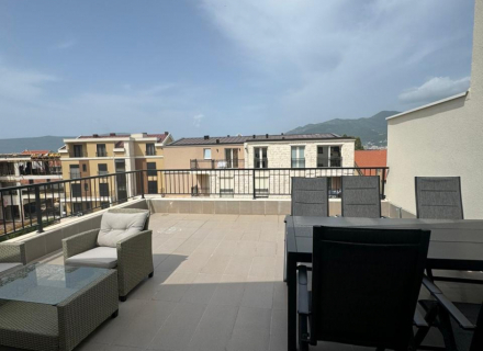 Geräumige Zwei-Zimmer-Wohnung mit Meerblick in Donja Lastva, Tivat – 93 m² + 40 m² Terrasse

Diese komplett möblierte Zwei-Zimmer-Wohnung mit zwei Bädern liegt im charmanten und ruhigen Viertel Donja Lastva, nur wenige Schritte vom Meer entfernt.