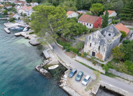 Erstklassiges Strandgrundstück mit bestehenden Gebäuden und genehmigten Baugenehmigungen – Dobrota, Villa in Kotor-Bay kaufen, Villa in der Nähe des Meeres Dobrota