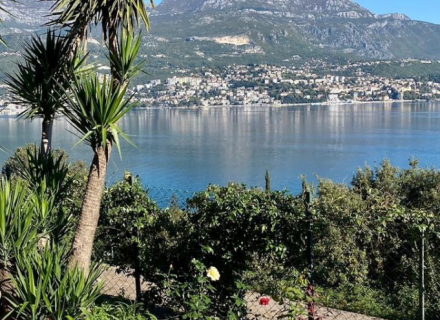 Moderan dupleks stan sa 3 spavaće sobe, Njivice – Herceg Novi, prodaja stana u Baosici, kupovina kuće u Crnoj Gori, kupovina stana na moru u Crnoj Gori