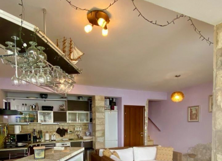 Moderan dupleks stan sa 3 spavaće sobe, Njivice – Herceg Novi, kupoviti stan u Baosici, prodaja kuće u Herceg Novi, kupiti stan u Crnoj Gori