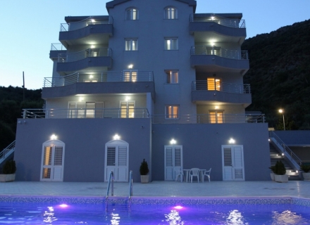 Beçiçi'de Yüzme Havuzlu Hotel, montenegro da satılık otel, montenegro da satılık işyeri, montenegro da satılık işyerleri