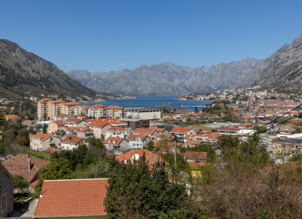 Erstaunliches Haus mit Meerblick in Kotor, Villa in Kotor-Bay kaufen, Villa in der Nähe des Meeres Dobrota
