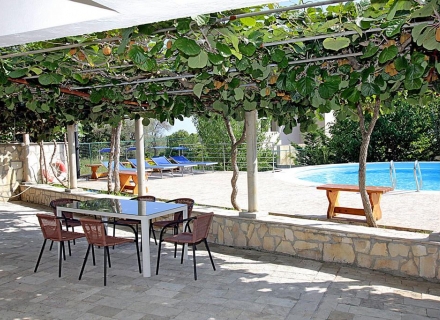 Rezevici'de Yüzme Havuzlu Güzel Villa, Becici satılık müstakil ev, Becici satılık müstakil ev, Region Budva satılık villa