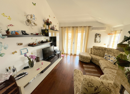 Trosoban stan u Budvi sa pogledom na more, stanovi u Crnoj Gori, stanovi sa visokim potencijalom zakupa u Crnoj Gori, apartmani u Crnoj Gori