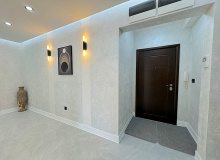 Drei-Zimmer-Wohnung in Rafailovici, Verkauf Wohnung in Becici, Haus in Montenegro kaufen
