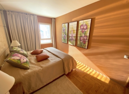Budva'da Üç Yatak Odalı Daire - Deniz Manzaralı, Karadağ'da satılık otel konsepti daire, Karadağ'da satılık otel konseptli apart daireler, karadağ yatırım fırsatları