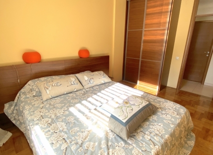 Trosoban stan u Budvi sa pogledom na more, stanovi u Crnoj Gori, stanovi sa visokim potencijalom zakupa u Crnoj Gori, apartmani u Crnoj Gori