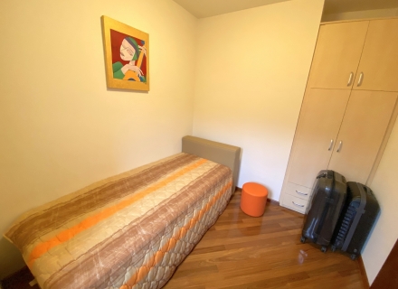 Apartment mit 3 Schlafzimmern in Budva in der Nähe des Meeres, Verkauf Wohnung in Becici, Haus in Montenegro kaufen