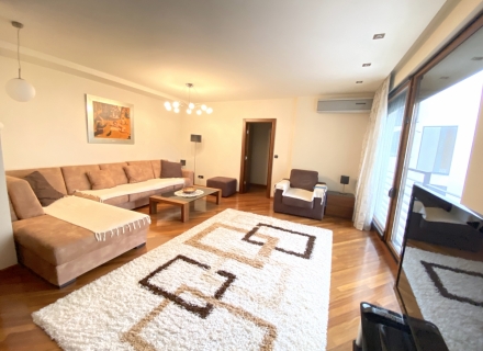 Apartment mit 3 Schlafzimmern in Budva in der Nähe des Meeres, Wohnung mit Meerblick zum Verkauf in Montenegro, Wohnung in Becici kaufen, Haus in Region Budva kaufen