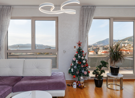 Becici'de panoramik deniz manzaralı lüks çatı katı dairesi., Montenegro da satılık emlak, Becici da satılık ev, Becici da satılık emlak
