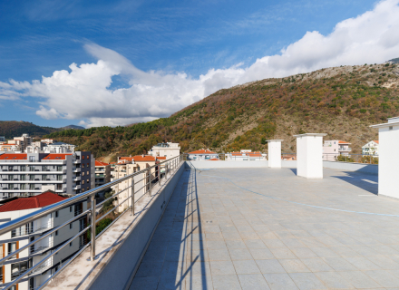 Becici'de panoramik deniz manzaralı lüks çatı katı dairesi., Karadağ satılık evler, Karadağ da satılık daire, Karadağ da satılık daireler