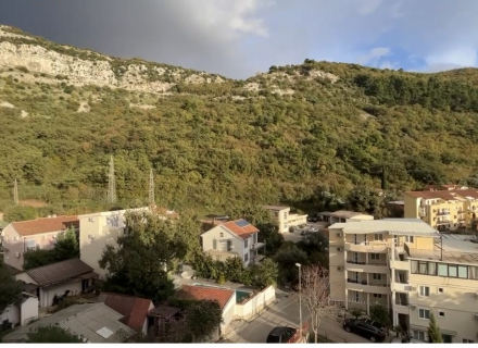 Garsonjera u Budvi sa pogledom na more, Nekretnine u Crnoj Gori, prodaja nekretnina u Crnoj Gori, stanovi u Region Budva