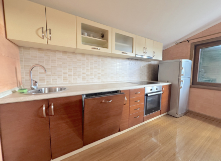 Mini-hotel sa apartmanima u Pržnu sa pogledom na more., kuća blizu mora Crna Gora, kuća Crna Gora prodaja, kuća Crna Gora