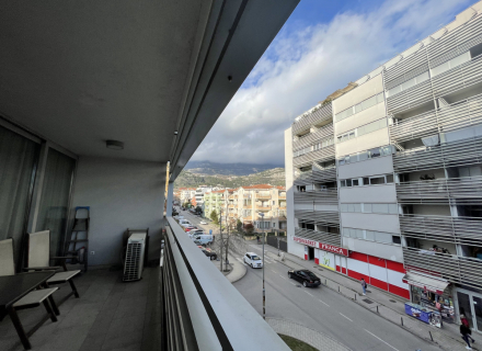 Zweizimmerwohnung im Zentrum von Budva, Wohnung mit Meerblick zum Verkauf in Montenegro, Wohnung in Becici kaufen, Haus in Region Budva kaufen