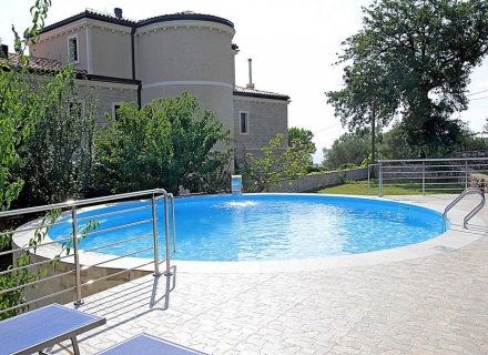 Rezevici'de Yüzme Havuzlu Güzel Villa, Karadağ Villa Fiyatları Karadağ da satılık ev, Montenegro da satılık ev, Karadağ satılık villa