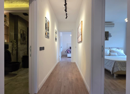Luksusowy apartament w Becici z widokiem na góry, mieszkania do wynajęcia w Becici kup, mieszkania Na sprzedaż w Czarnogórze, mieszkania w Czarnogórze sprzedaż