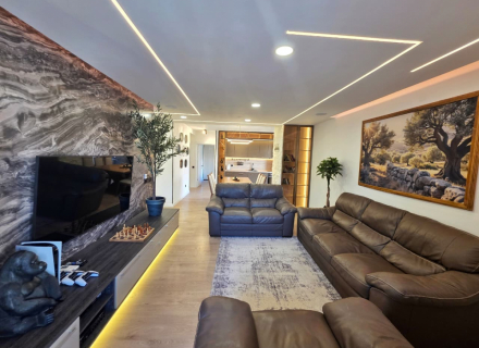 Luksusowy apartament w Becici z widokiem na góry, mieszkanie na sprzedaż w Region Budva, sprzedam mieszkanie w Becici, kup dom w Czarnogórze