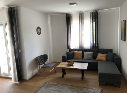 Voll möblierte Wohnung mit zwei Schlafzimmern in Pod Kuk, Tivat, zu verkaufen, Verkauf Wohnung in Bigova, Haus in Montenegro kaufen