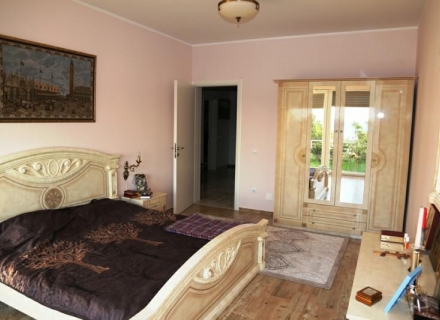 Ortak Havuzlu site içinde Villa Denize 30 metre Uteha'da Bar, Karadağ satılık ev, Karadağ satılık müstakil ev, Karadağ Ev Fiyatları