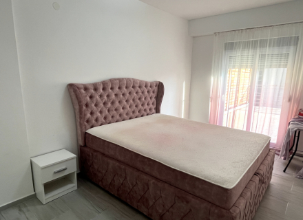 Apartment mit zwei Schlafzimmern in Petrovac mit großer Terrasse, Verkauf Wohnung in Becici, Haus in Montenegro kaufen