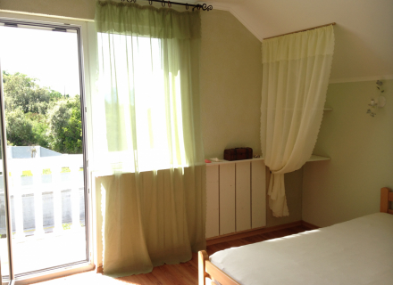 Karsici'de Mükemmel Ev, Front Line., Karadağ da satılık havuzlu villa, Karadağ da satılık deniz manzaralı villa, Krasici satılık müstakil ev