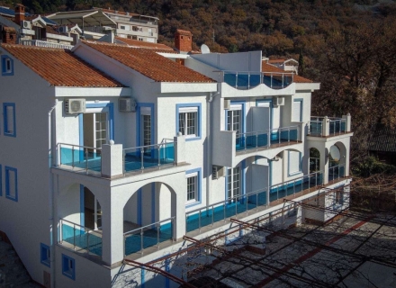Budva'da muhteşem üç katlı bir ev, Karadağ Villa Fiyatları Karadağ da satılık ev, Montenegro da satılık ev, Karadağ satılık villa