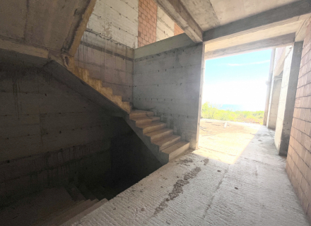 Crvena Glavica'da Panoramik Deniz Manzaralı Güzel Villa, Karadağ da satılık havuzlu villa, Karadağ da satılık deniz manzaralı villa, Becici satılık müstakil ev