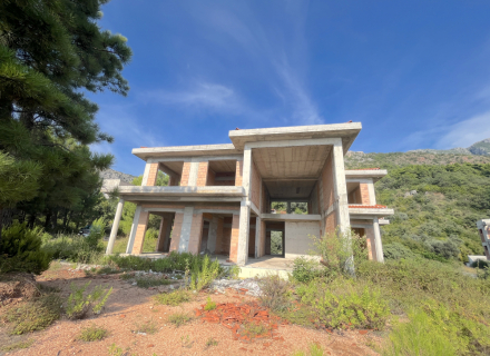 Crvena Glavica'da Panoramik Deniz Manzaralı Güzel Villa, Karadağ satılık ev, Karadağ satılık müstakil ev, Karadağ Ev Fiyatları