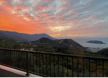 Prelepa kamena villa sa panoramskim pogledom na more u Budvi, kuća blizu mora Crna Gora, kuća Crna Gora prodaja, kuća Crna Gora