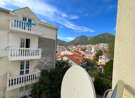 Dvosoban stan u Budvi sa pogledom na more, kupoviti stan u Becici, prodaja kuće u Region Budva, kupiti stan u Crnoj Gori