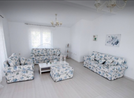 Moderne Villa mit Swimmingpool auf einem großen Grundstück in Bar, Zeleni Pojas., Haus in der Nähe des Meeres Montenegro, Haus Kaufen in Region Bar and Ulcinj