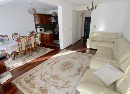 Četvorosoban stan u centru Budve, stanovi u Crnoj Gori, stanovi sa visokim potencijalom zakupa u Crnoj Gori, apartmani u Crnoj Gori