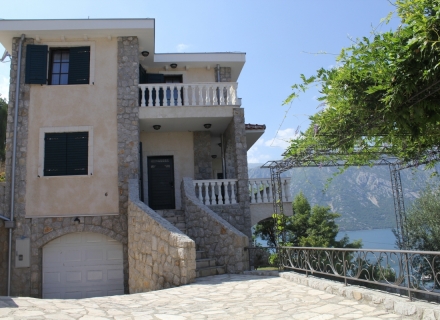 Kotor Körfezi'nde lüks lüks villa, Karadağ Villa Fiyatları Karadağ da satılık ev, Montenegro da satılık ev, Karadağ satılık villa