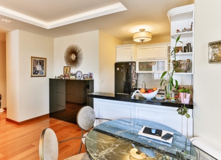 Apartment mit zwei Schlafzimmern in Budva, Wohnung mit Meerblick zum Verkauf in Montenegro, Wohnung in Becici kaufen, Haus in Region Budva kaufen