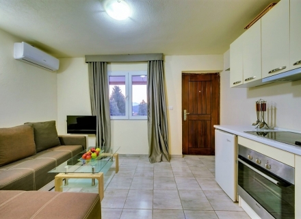 Gemütliches Hotel in der Nähe des Meeres, Gewerbeimmobilien in Region Bar and Ulcinj, Immobilien mit Mietpotential in Montenegro