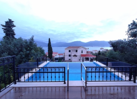 Lustica yarımadasında birinci hatta yüzme havuzlu yeni ev, Karadağ Villa Fiyatları Karadağ da satılık ev, Montenegro da satılık ev, Karadağ satılık villa