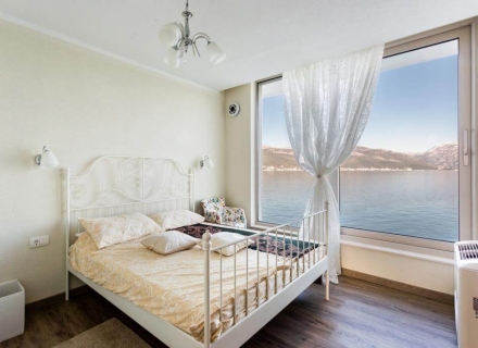 Birinci Deniz Hattı üzerinde modern villa, Krasici, Karadağ satılık ev, Karadağ satılık müstakil ev, Karadağ Ev Fiyatları