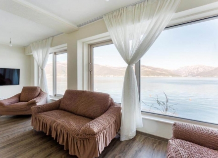 Birinci Deniz Hattı üzerinde modern villa, Krasici, Krasici satılık müstakil ev, Krasici satılık müstakil ev, Lustica Peninsula satılık villa