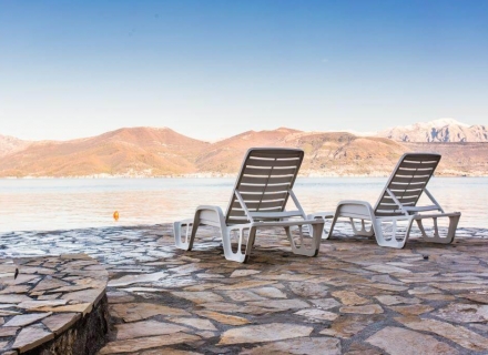 Birinci Deniz Hattı üzerinde modern villa, Krasici, Krasici satılık müstakil ev, Krasici satılık müstakil ev, Lustica Peninsula satılık villa