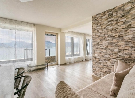 Birinci Deniz Hattı üzerinde modern villa, Krasici, Lustica Peninsula satılık müstakil ev, Lustica Peninsula satılık villa