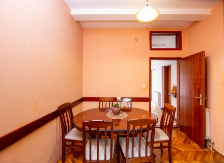Prekrasna vila sa apartmanima u Buljarici, nekretnine u Crnoj Gori, nekretnine Crna Gora