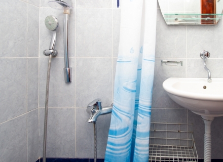 Prekrasna vila sa apartmanima u Buljarici, nekretnine u Crnoj Gori, nekretnine Crna Gora
