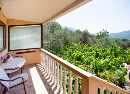 Schöne Villa mit Wohnungen in Buljarica, Hotelresidenzen zum Verkauf in Montenegro, Hotelwohnungen zum Verkauf in Region Budva