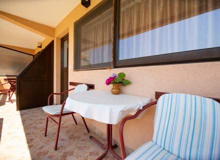 Schöne Villa mit Wohnungen in Buljarica, Hotel in Montenegro zum Verkauf, Hotelkonzeptwohnungen zum Verkauf in Becici