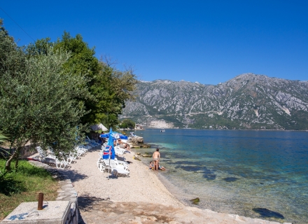 Luksusowa willa na plaży w Zatoce Kotorskiej, Nieruchomości Czarnogóra, nieruchomości w Czarnogórze, Kotor-Bay dom sprzedaż