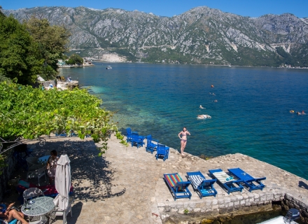 Luksusowa willa na plaży w Zatoce Kotorskiej, kup dom w Czarnogórze, kup willę w Kotor-Bay, Willa blisko morza Dobrota
