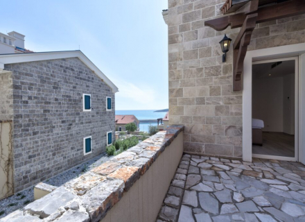 Luštica Koyu'nda Satılık İki Yatak Odalı Daire, Lustica Peninsula da ev fiyatları, Lustica Peninsula satılık ev fiyatları, Lustica Peninsula ev almak