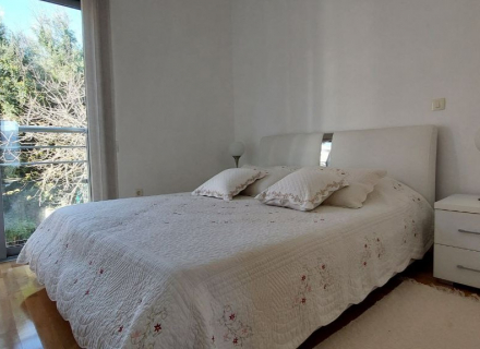 Apartament z 2 sypialniami i widokiem na morze, Djenovici, Herceg Novi, apartament z widokiem na morze Na sprzedaż w Czarnogórze, kupić mieszkanie w Baosici, dom w Herceg Novi kup